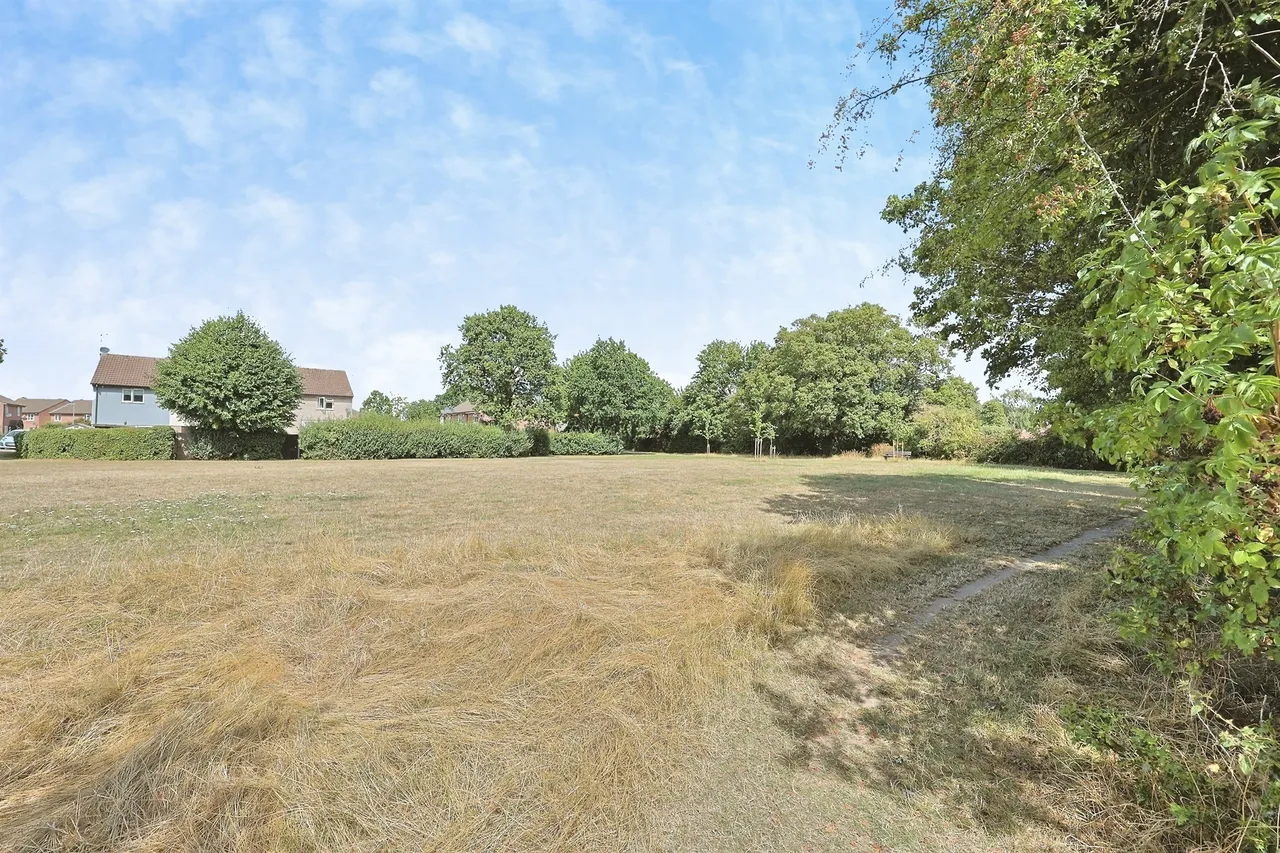 Priors Drive, Norwich, photo 8
