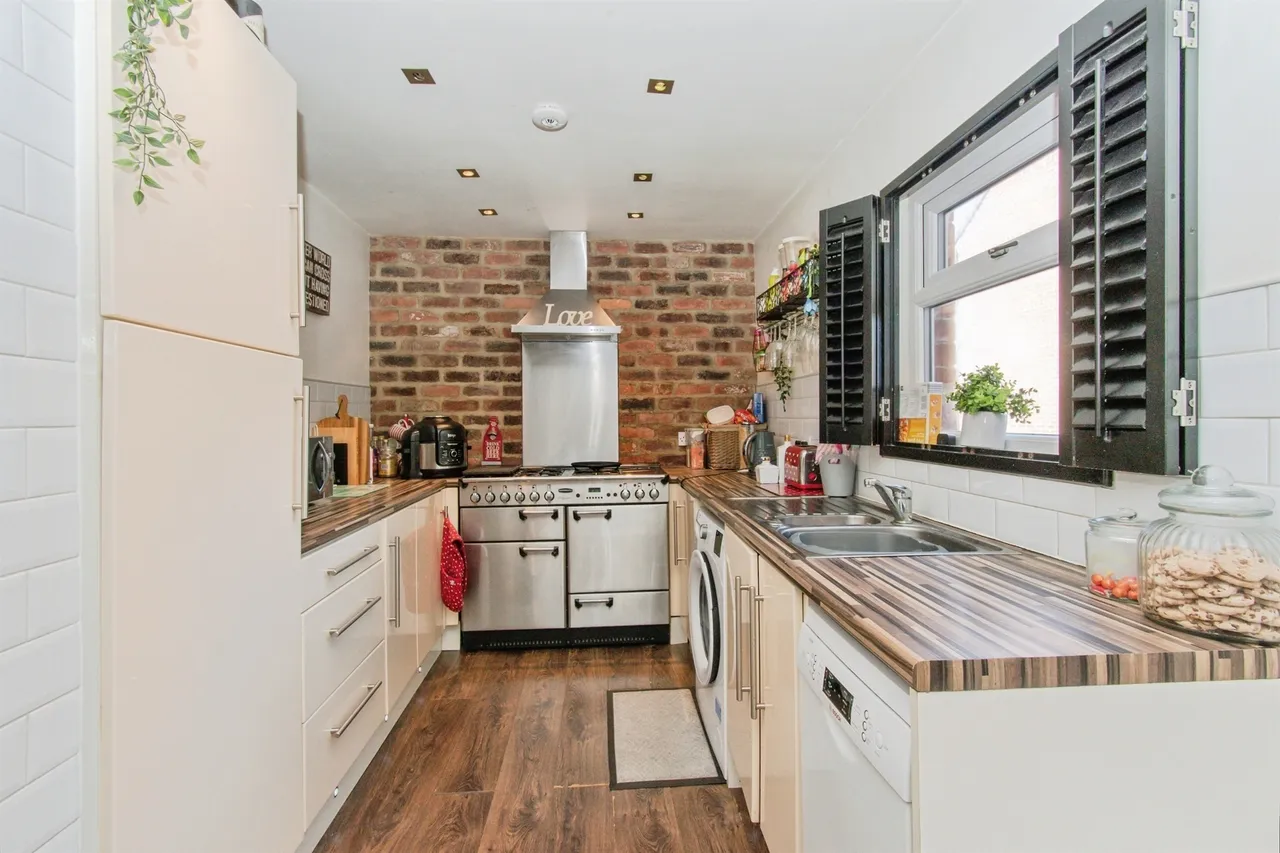 Queen Street, Normanton, WF6, photo 2