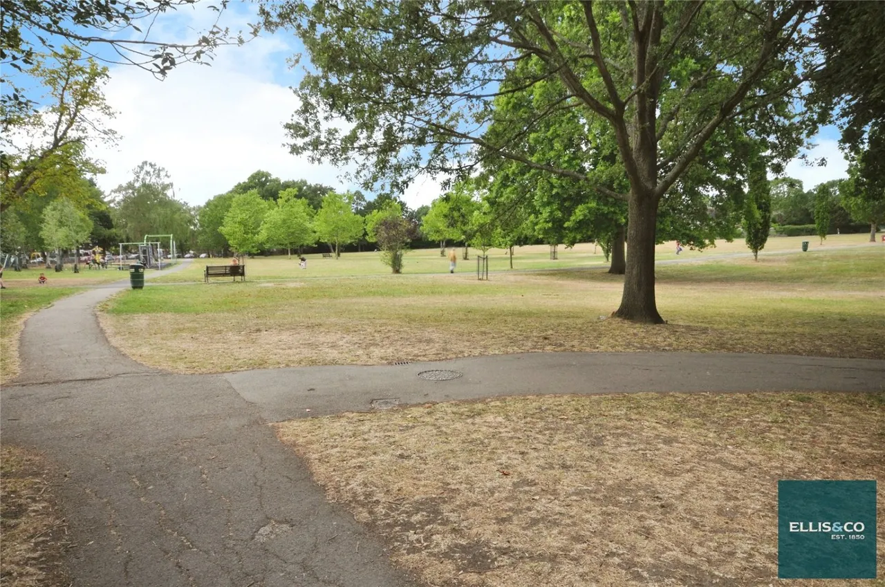 Park Avenue, Finchley, N3, photo 8