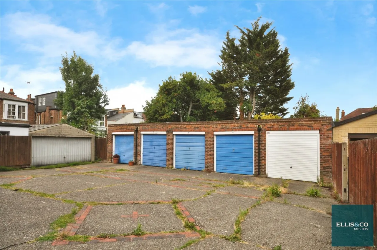 Park Avenue, Finchley, N3, photo 9
