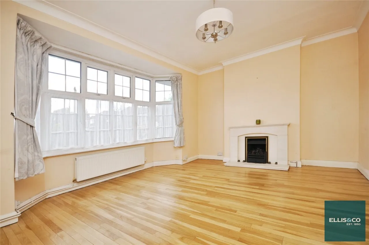 2 bed flat for sale, Park Avenue, Finchley, N3