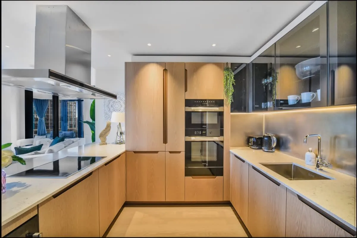 Nine Elms Lane, London, SW8, photo 3