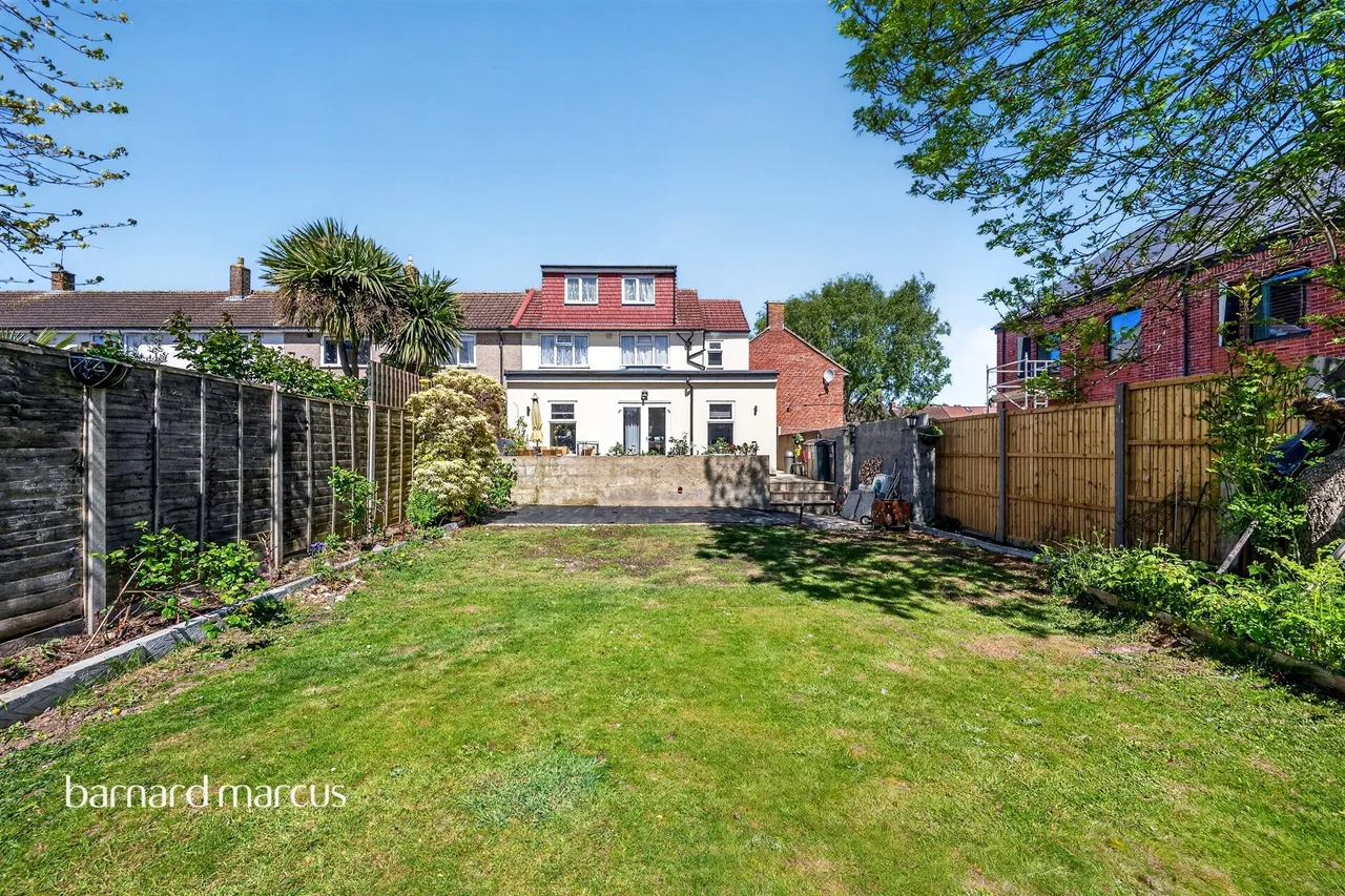 Hatch Gardens, Tadworth, KT20, photo 6