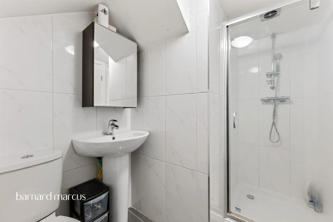 Hatch Gardens, Tadworth, KT20, photo 15