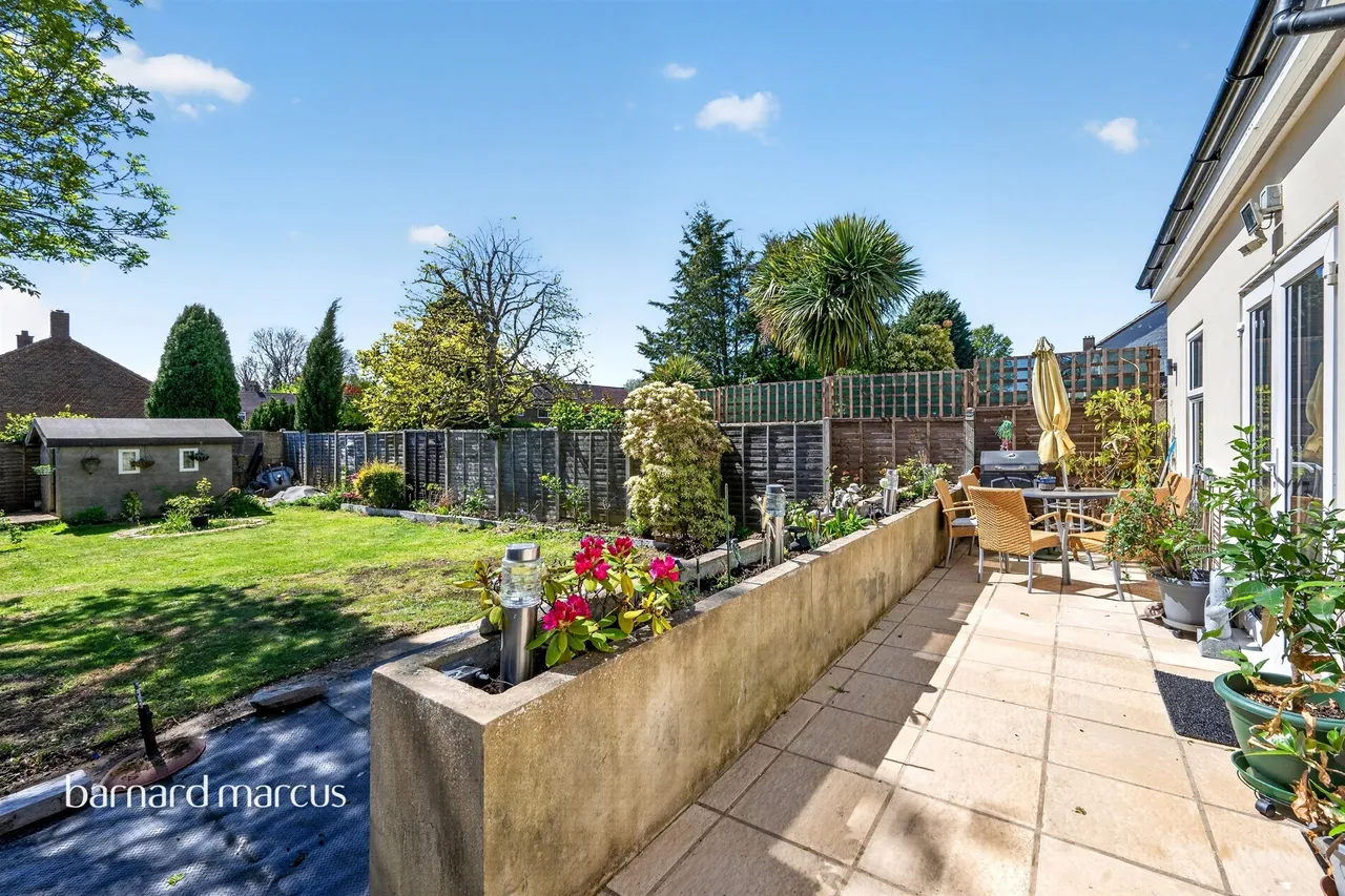 Hatch Gardens, Tadworth, KT20, photo 5