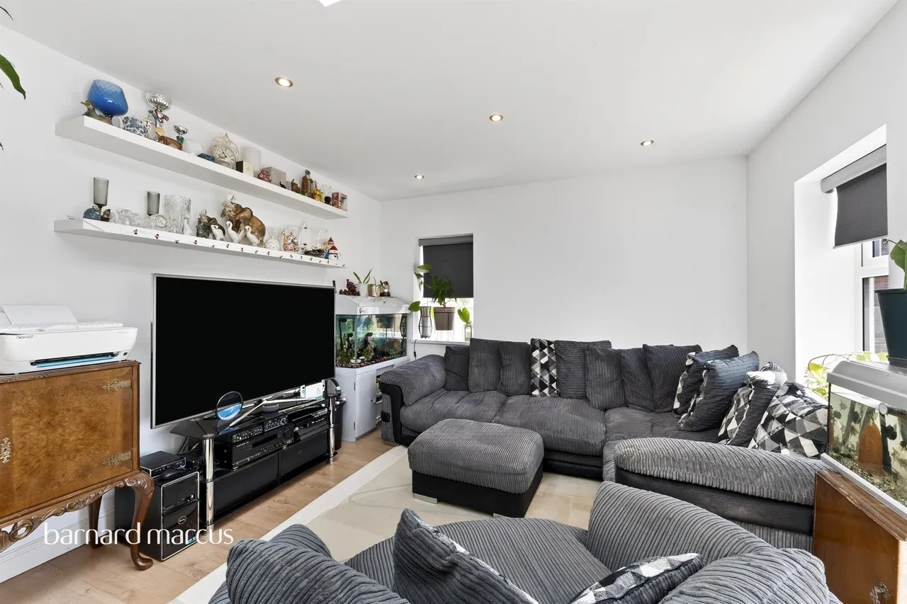 Hatch Gardens, Tadworth, KT20, photo 13