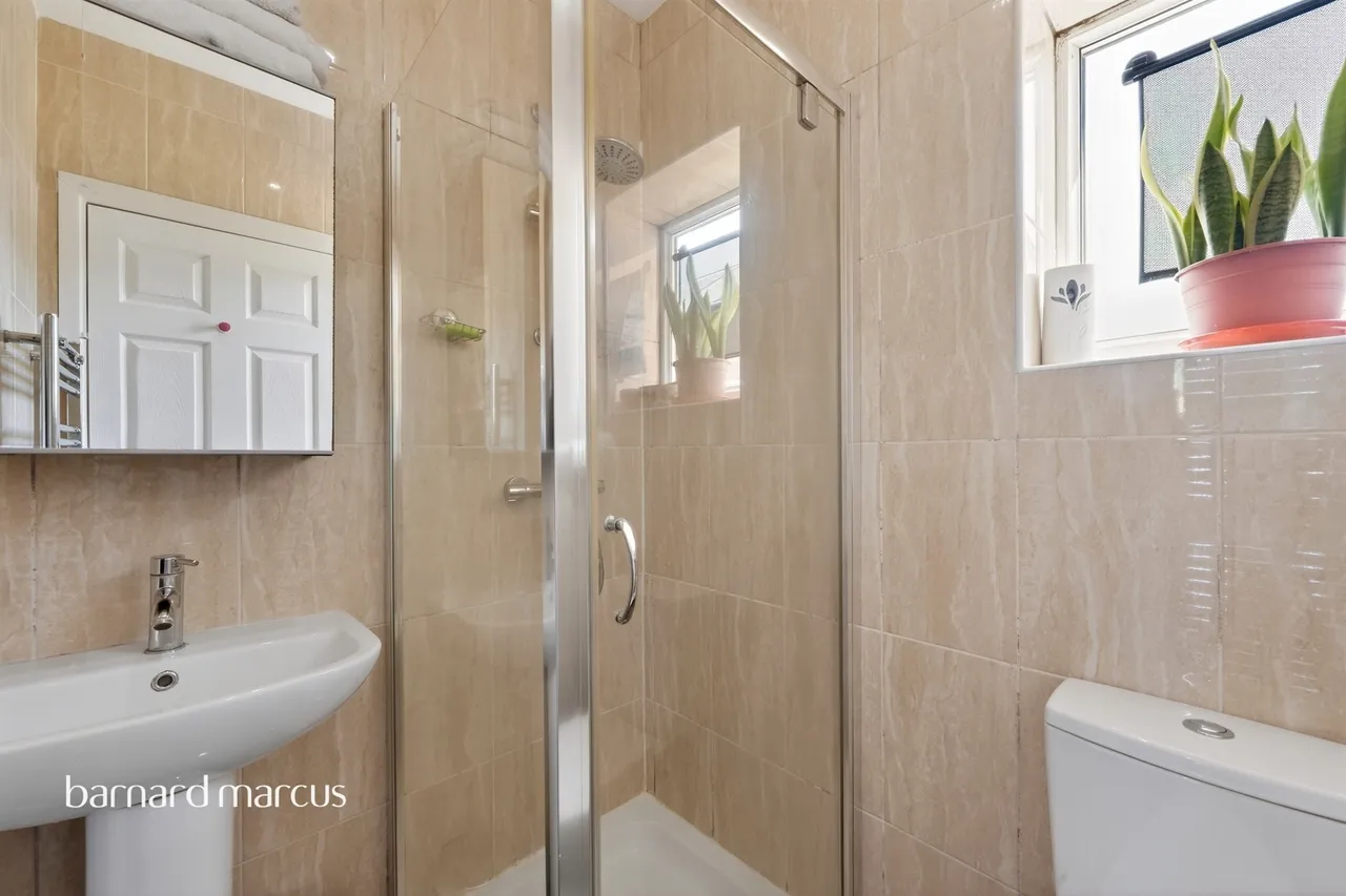 Hatch Gardens, Tadworth, KT20, photo 16