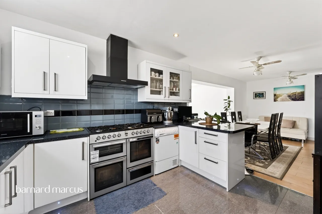 Hatch Gardens, Tadworth, KT20, photo 4