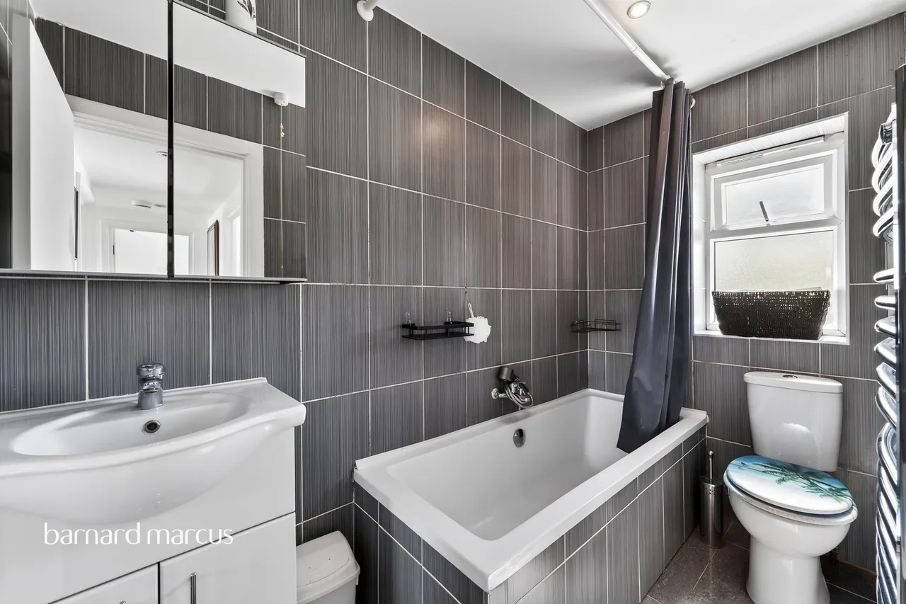 Hatch Gardens, Tadworth, KT20, photo 12