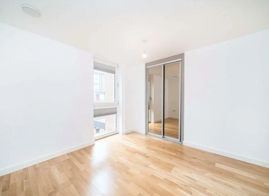 Baltic Avenue, Brentford, TW8, photo 5