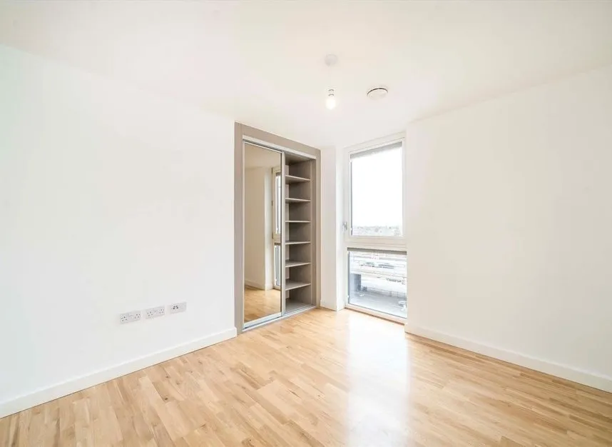 Baltic Avenue, Brentford, TW8, photo 6