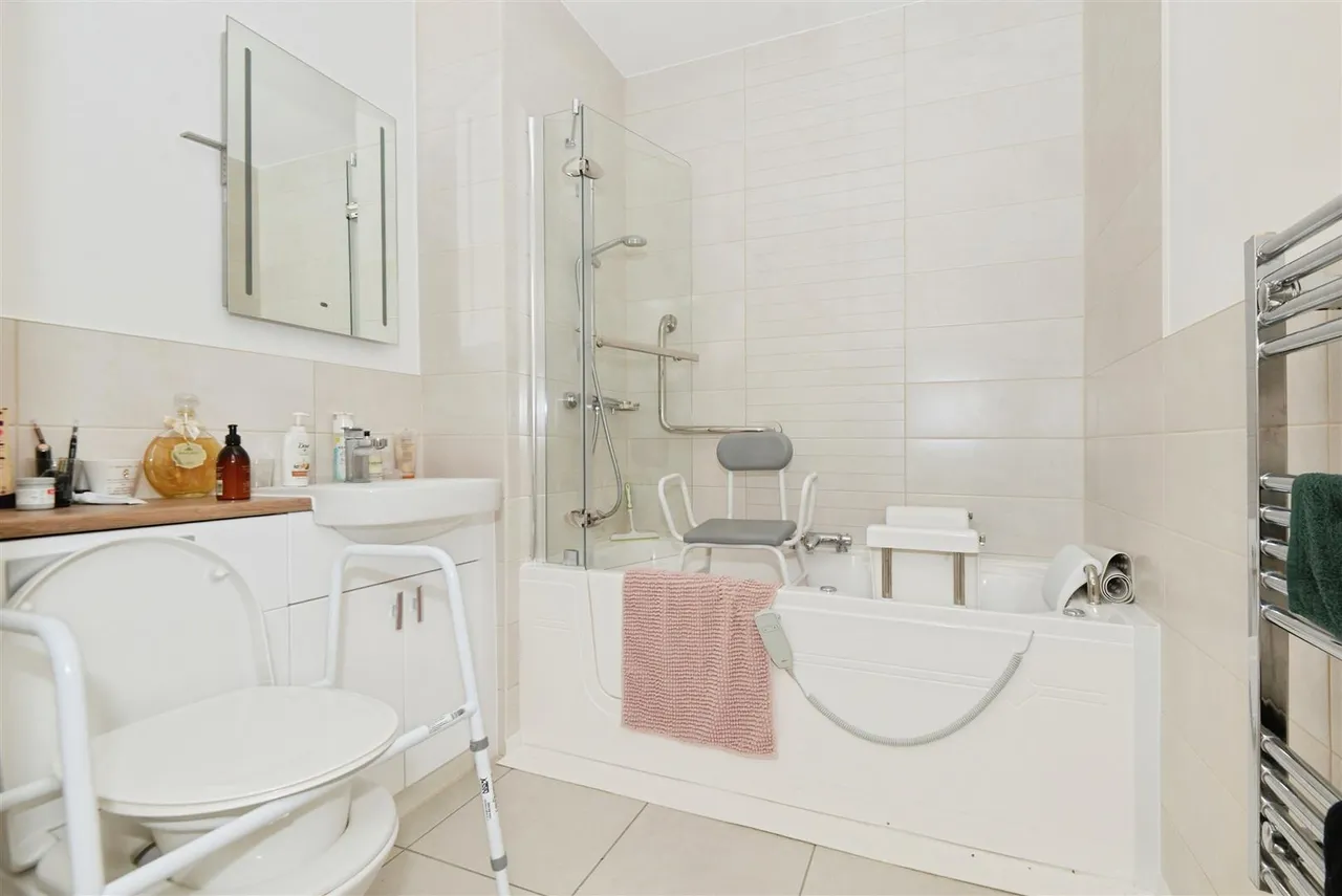 Bridge Avenue, Maidenhead, SL6, photo 8