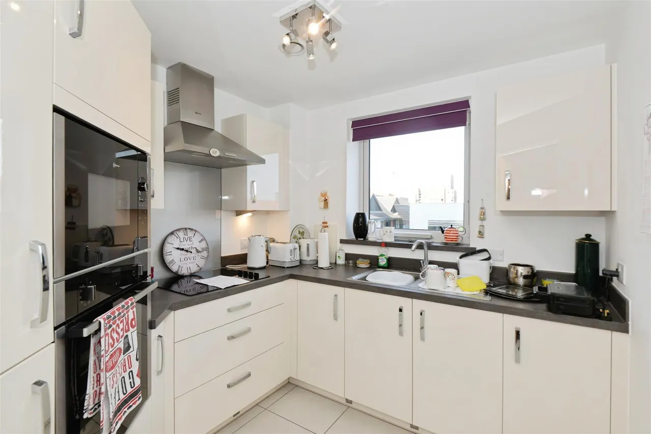 Bridge Avenue, Maidenhead, SL6, photo 5