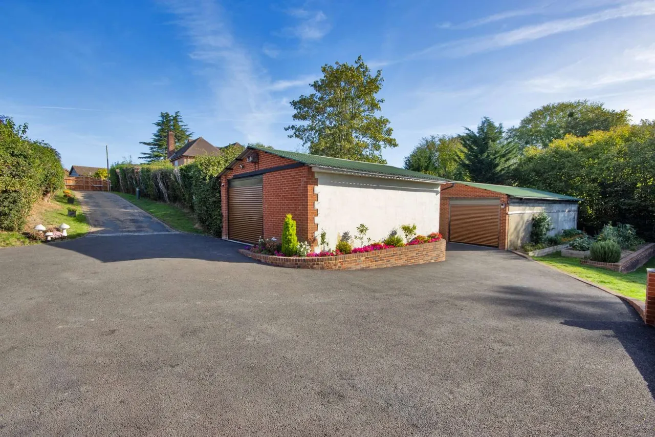 Station Road, Hurst Green, TN19, photo 23