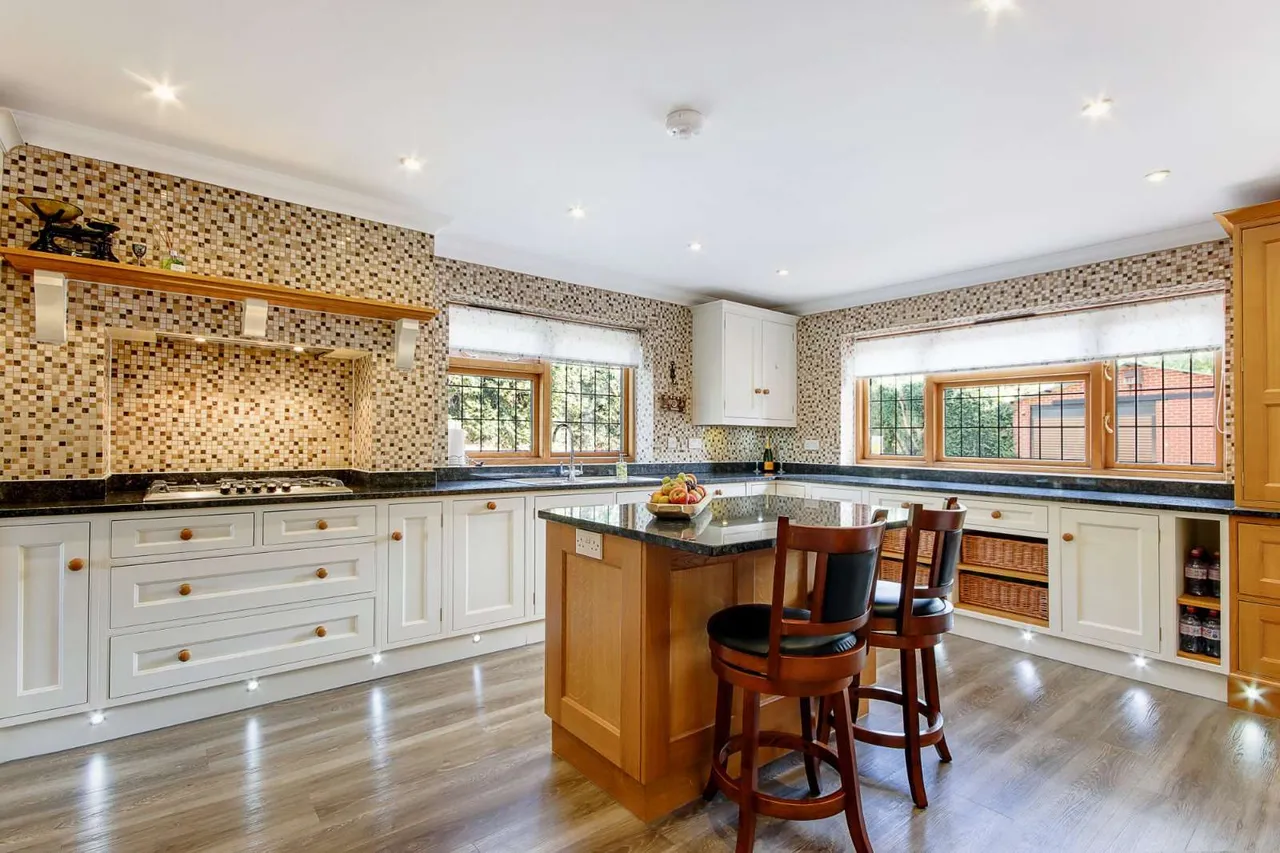 Station Road, Hurst Green, TN19, photo 6