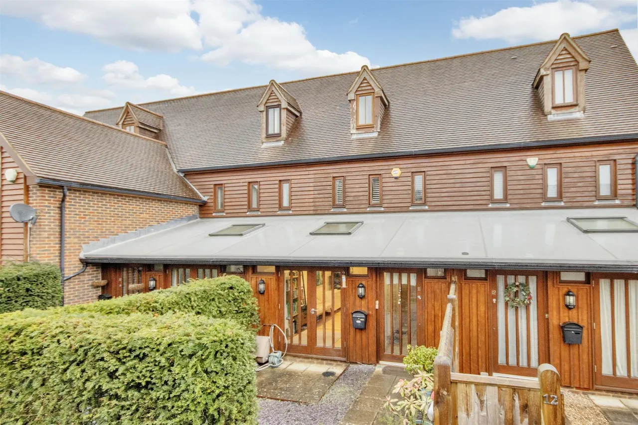 3 bed house for sale, Stocks Close, Hildenborough