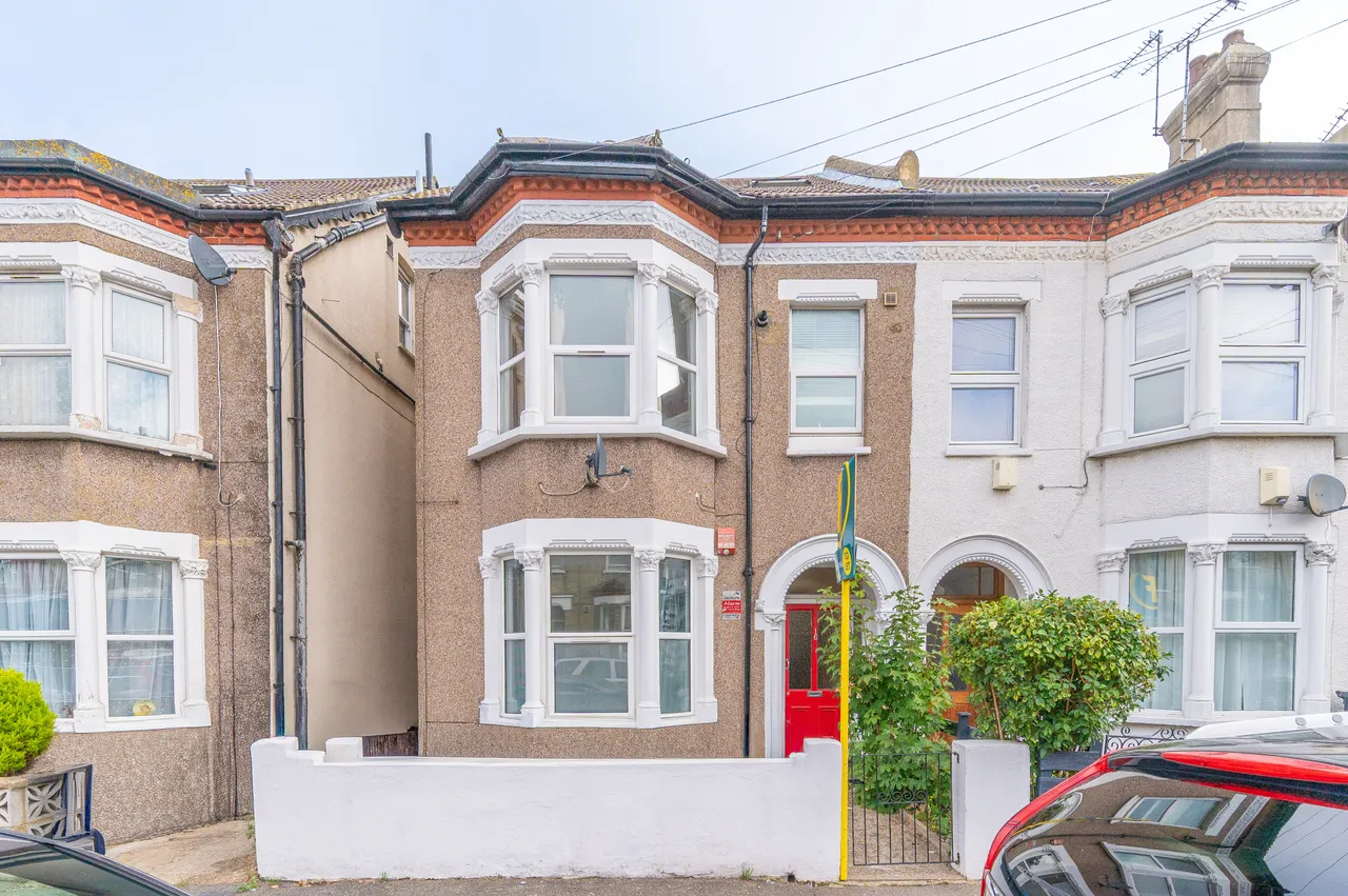 2 bed flat to rent, Thornton Heath, CR7