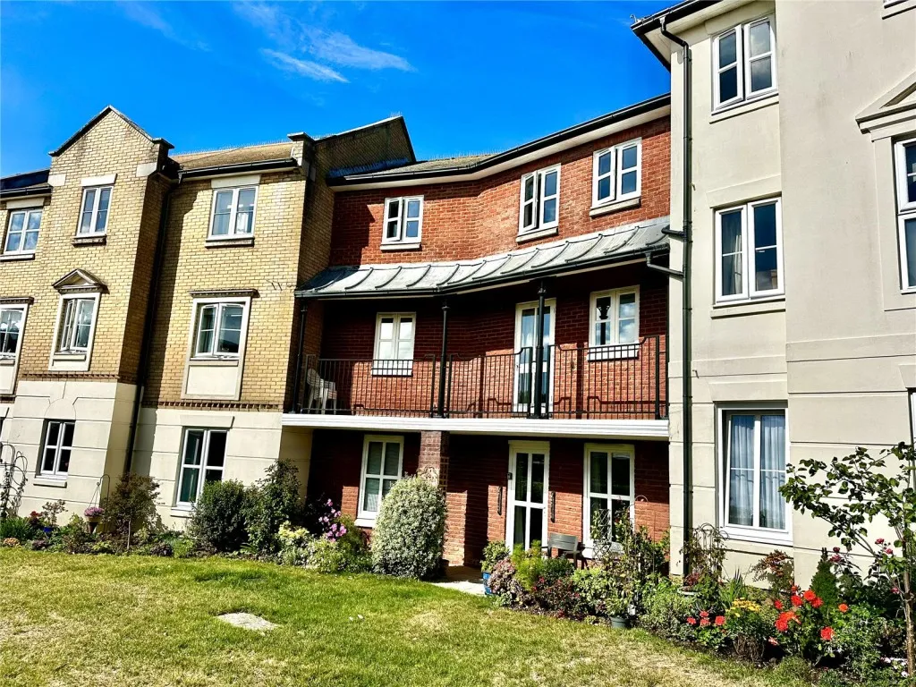 1 bed flat for sale, Lymington, Hampshire