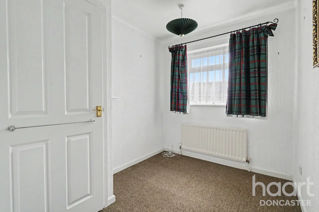 Springwell Lane, Balby, DN4, photo 20