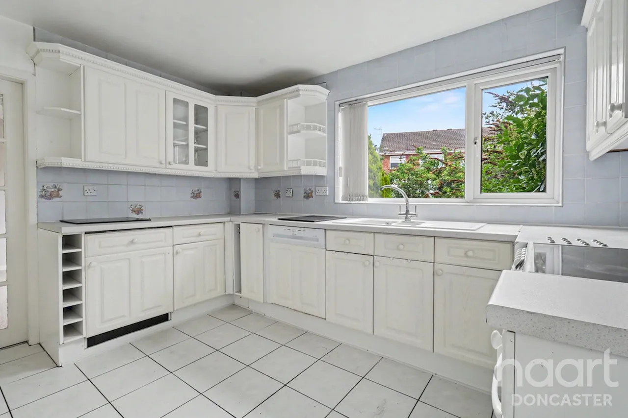 Springwell Lane, Balby, DN4, photo 13
