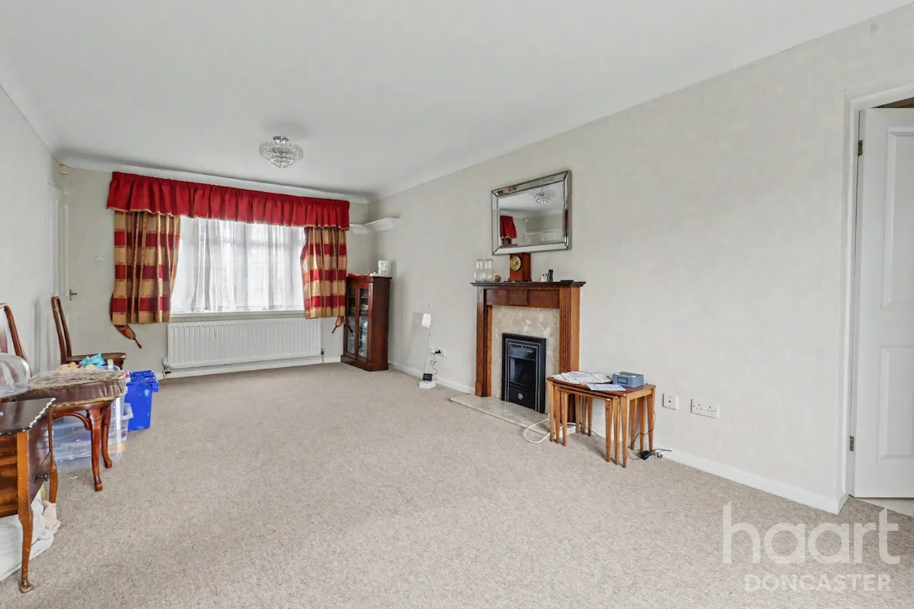 Springwell Lane, Balby, DN4, photo 8