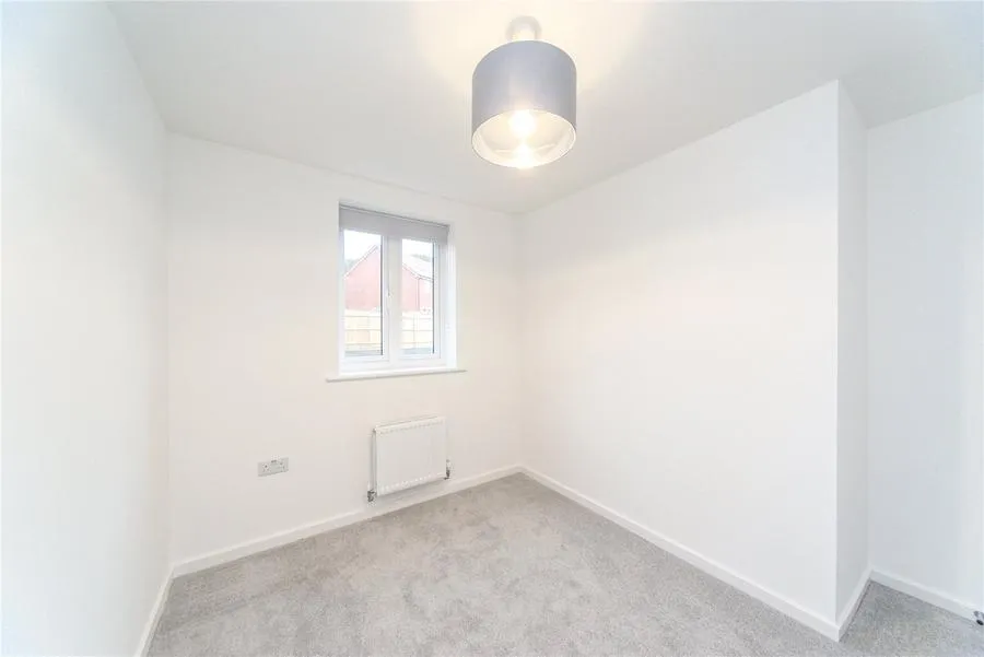 Funnell Drive, Stone Cross, BN24, photo 13