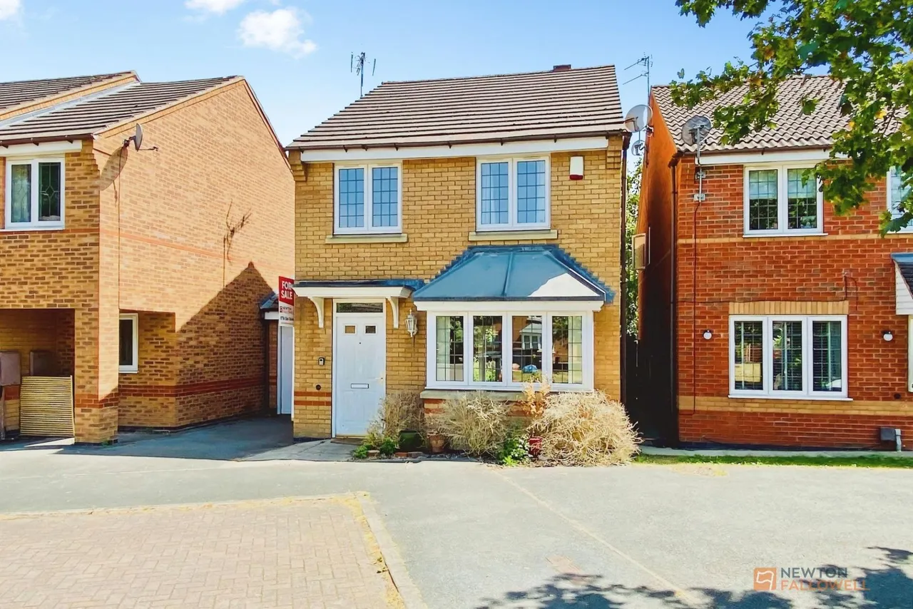 3 bed house for sale, Thorntree Close, Bradgate Heights, LE3