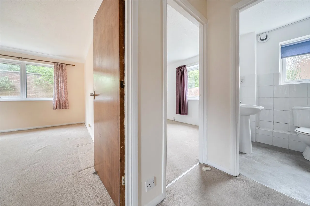 Gordon Court, 110 Gordon Road, Camberley, Surrey, GU15 2JQ, photo 4