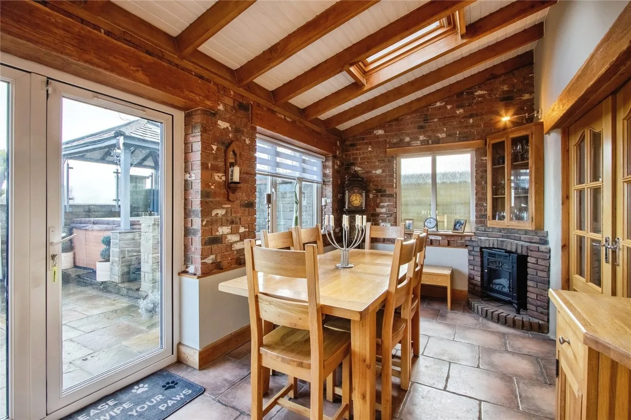 Chapel Street, Tingley, Wakefield, West Yorkshire, WF3, photo 8