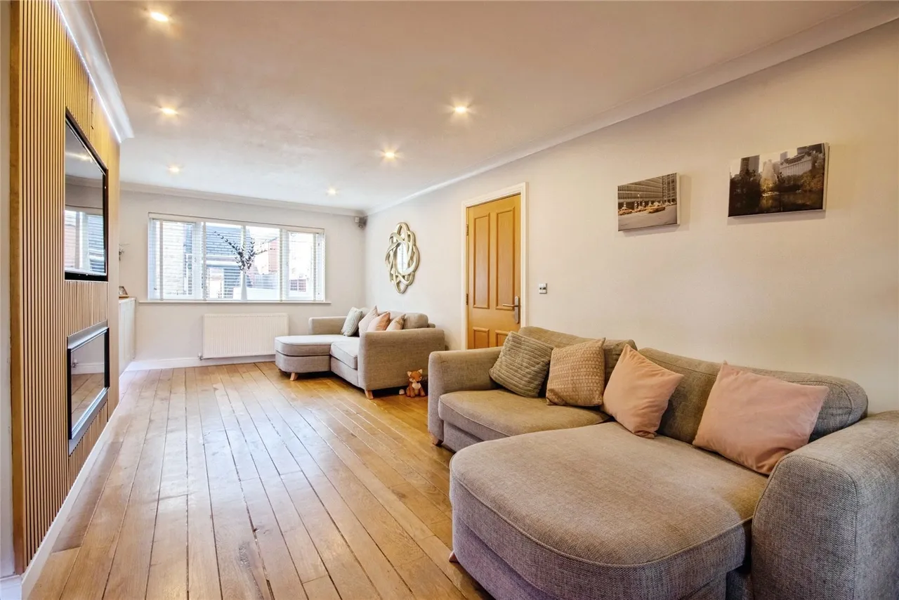 Chapel Street, Tingley, Wakefield, West Yorkshire, WF3, photo 6