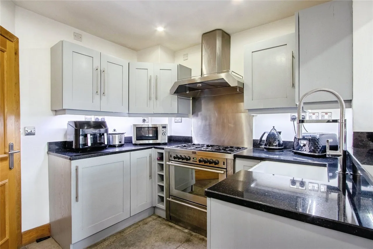 Chapel Street, Tingley, Wakefield, West Yorkshire, WF3, photo 9