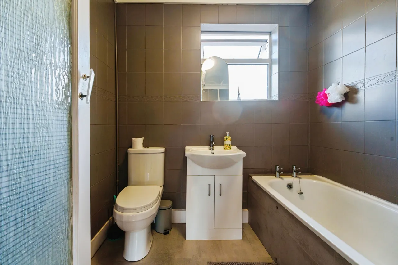 Harwood Avenue, Hornchurch, RM11, photo 17