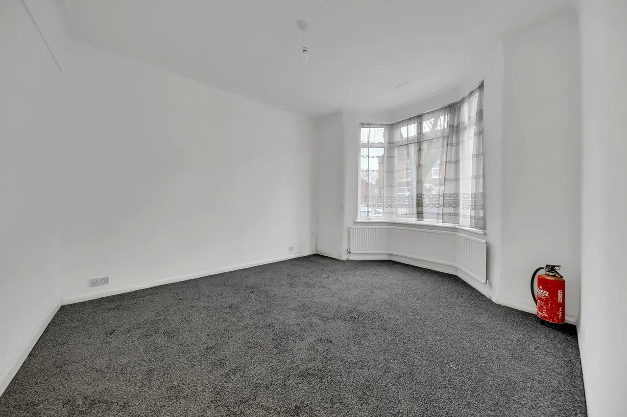 13 Abbots Road, London, E6 1LE, photo 3
