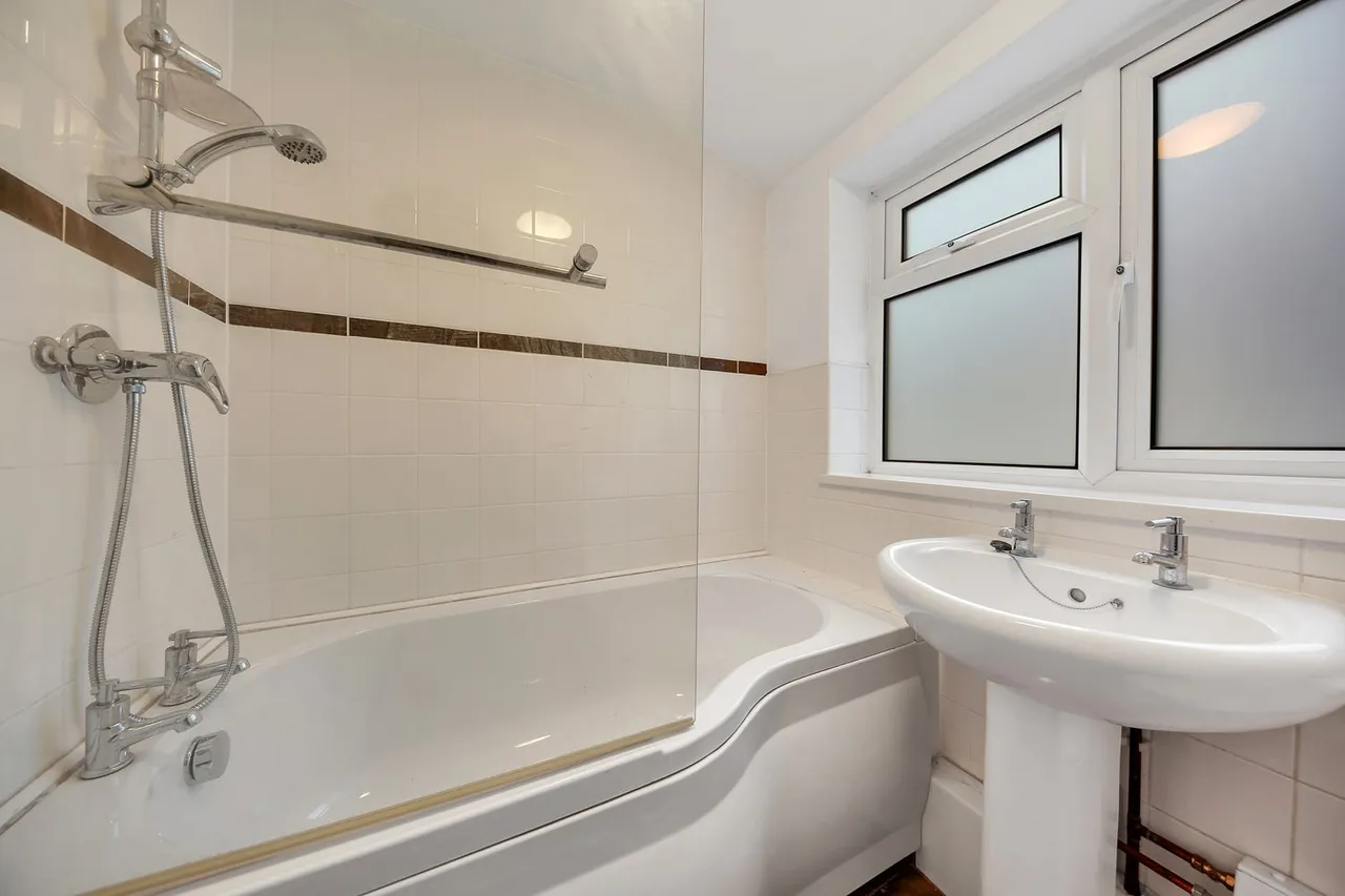 13 Abbots Road, London, E6 1LE, photo 17
