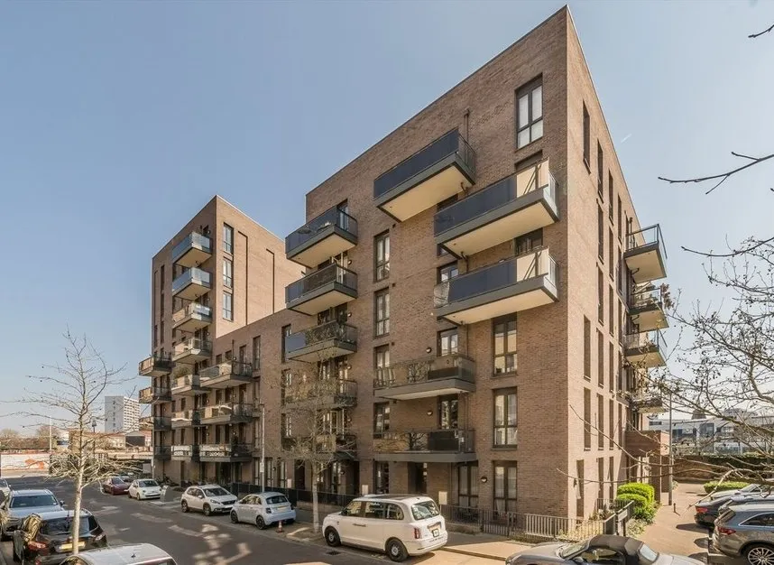 3 bed flat for sale — Bow Common Lane, Bow, E3