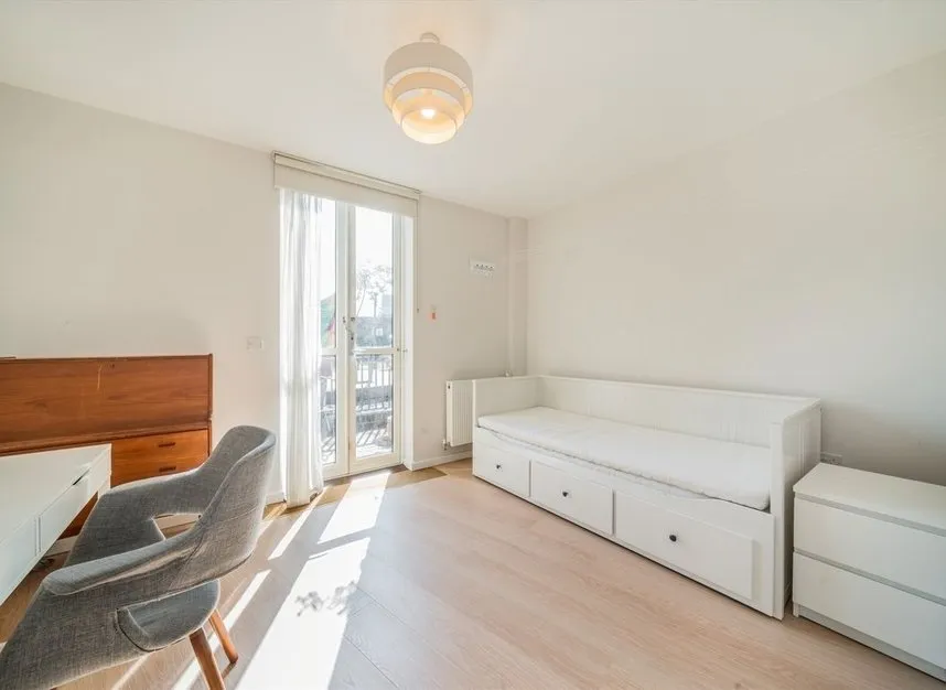 Bow Common Lane, Bow, E3, photo 8