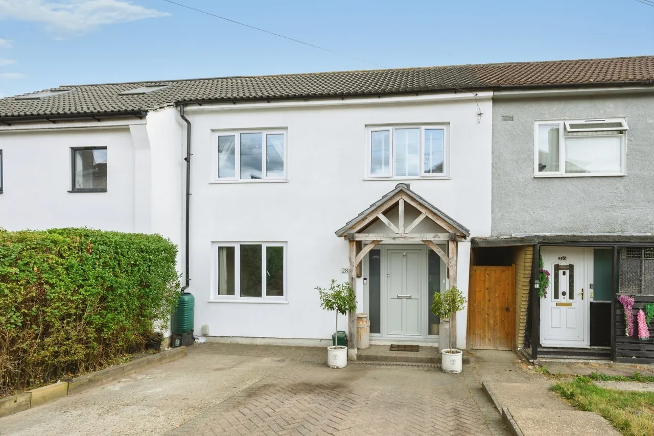 3 bed house for sale, Radstock Way, Merstham, RH1