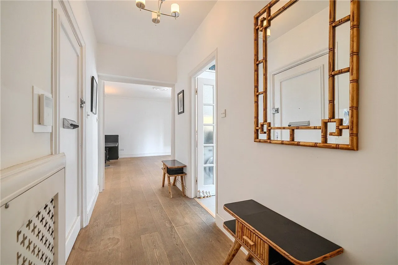 Oakwood Court, Kensington, London, W14, photo 4