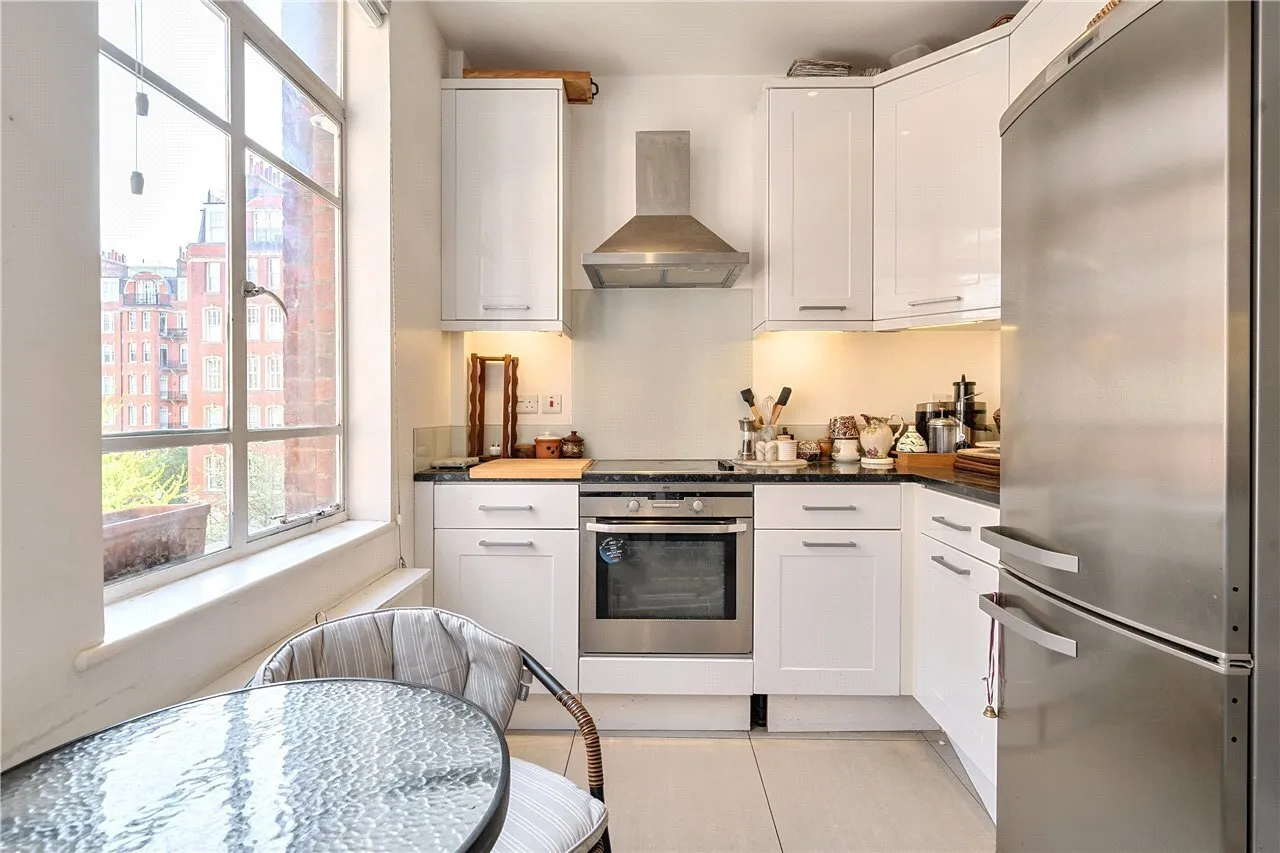 Oakwood Court, Kensington, London, W14, photo 3