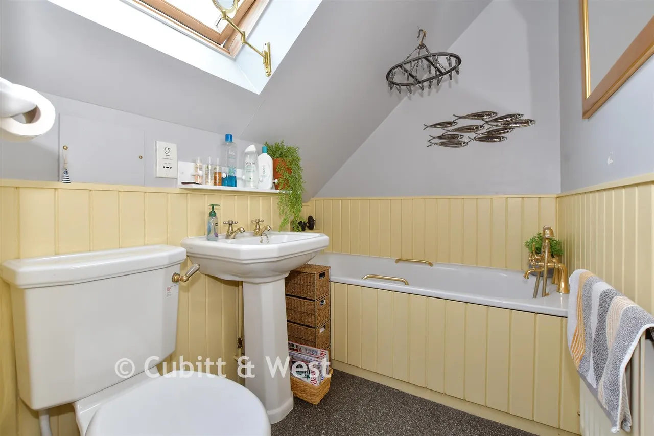 Wheelwrights Close, Arundel, BN18, photo 15