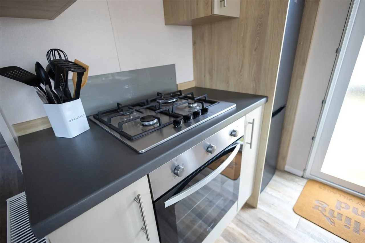 Meadow Bay Holiday Park, Hayling Island, PO11, photo 7