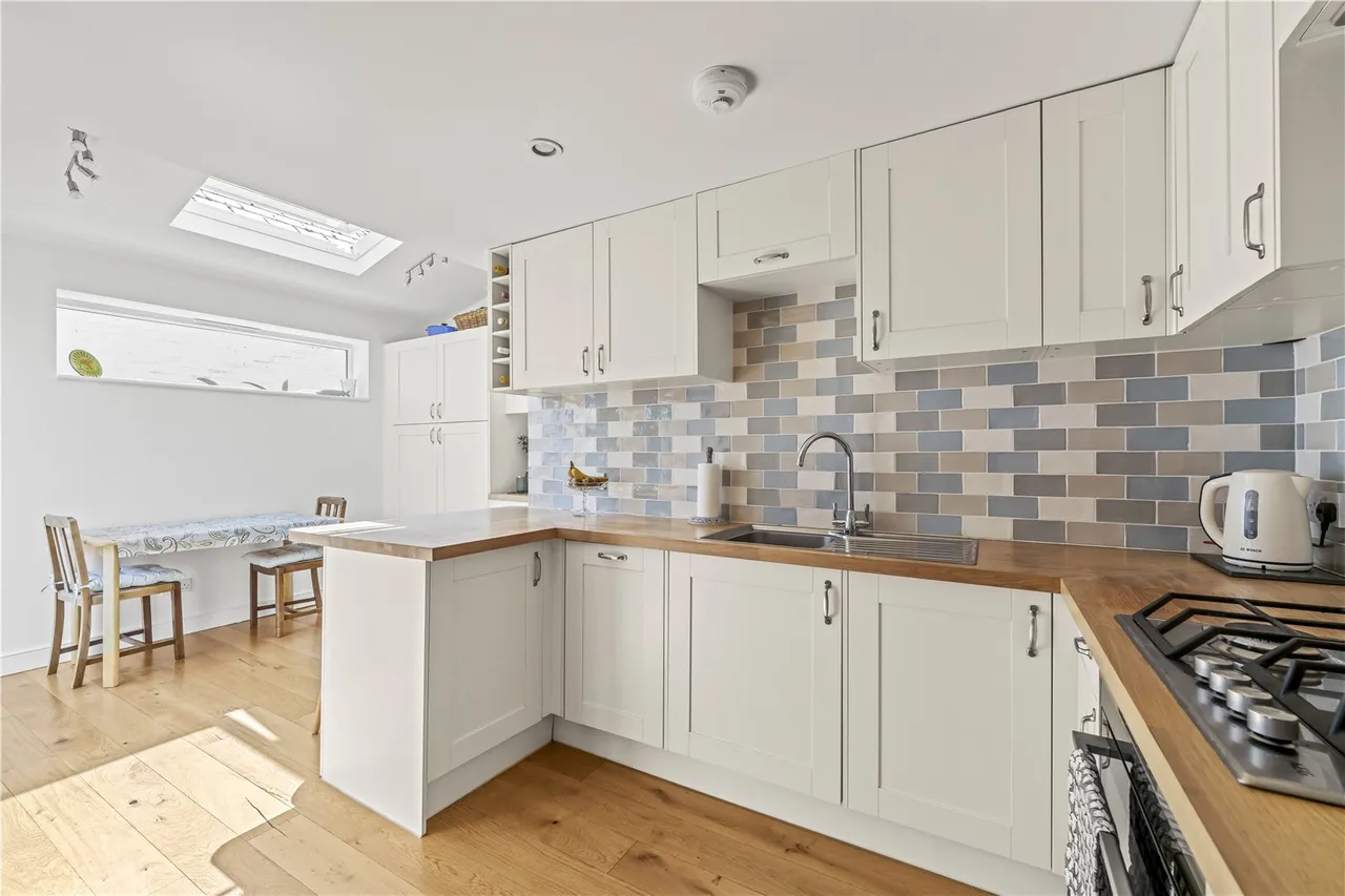 Fourth Cross Road, Twickenham, TW2 5EL, photo 3