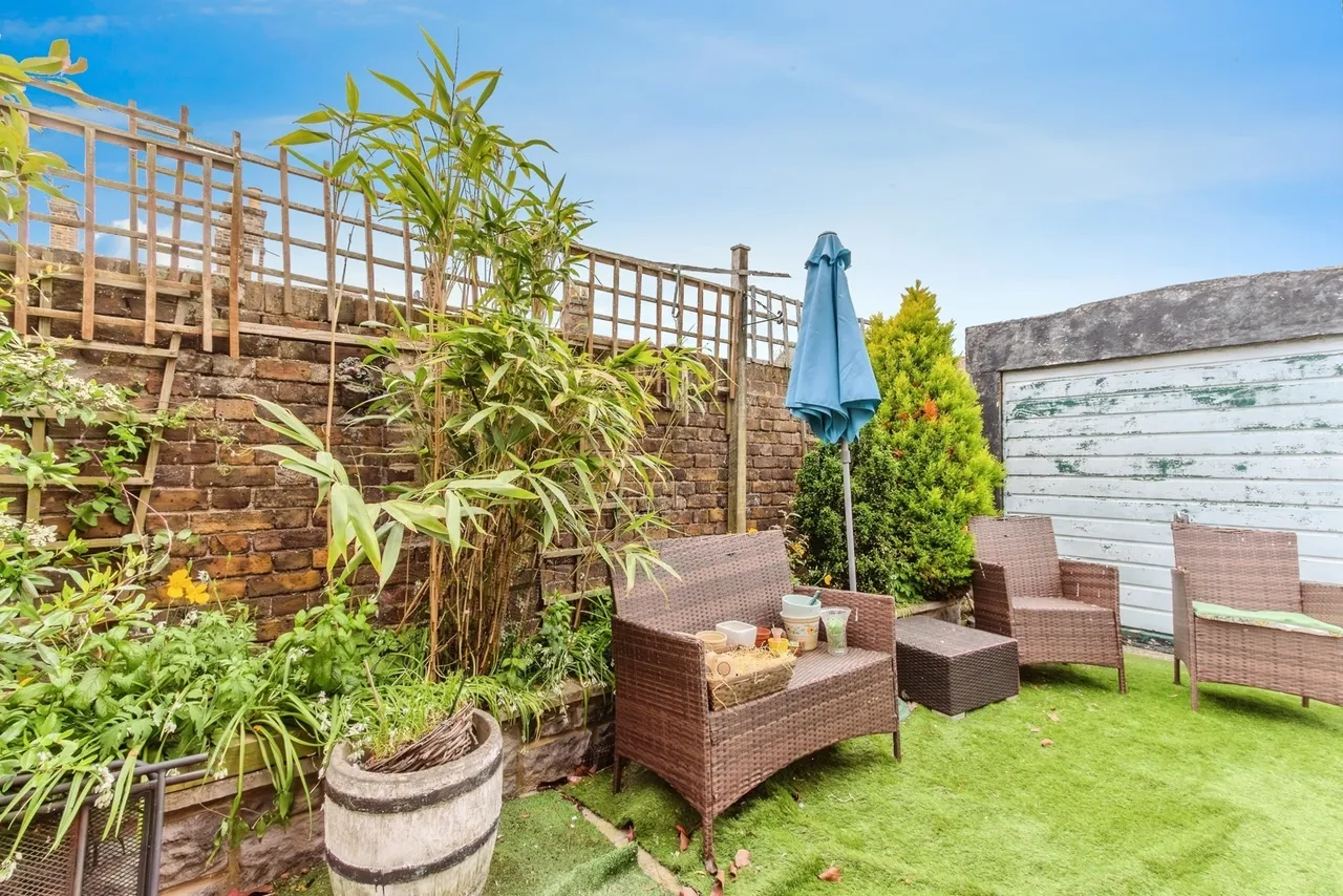 Frognal Gardens, Teynham, Sittingbourne, Kent, ME9, photo 9