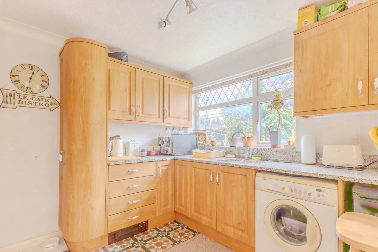 Frognal Gardens, Teynham, Sittingbourne, Kent, ME9, photo 17