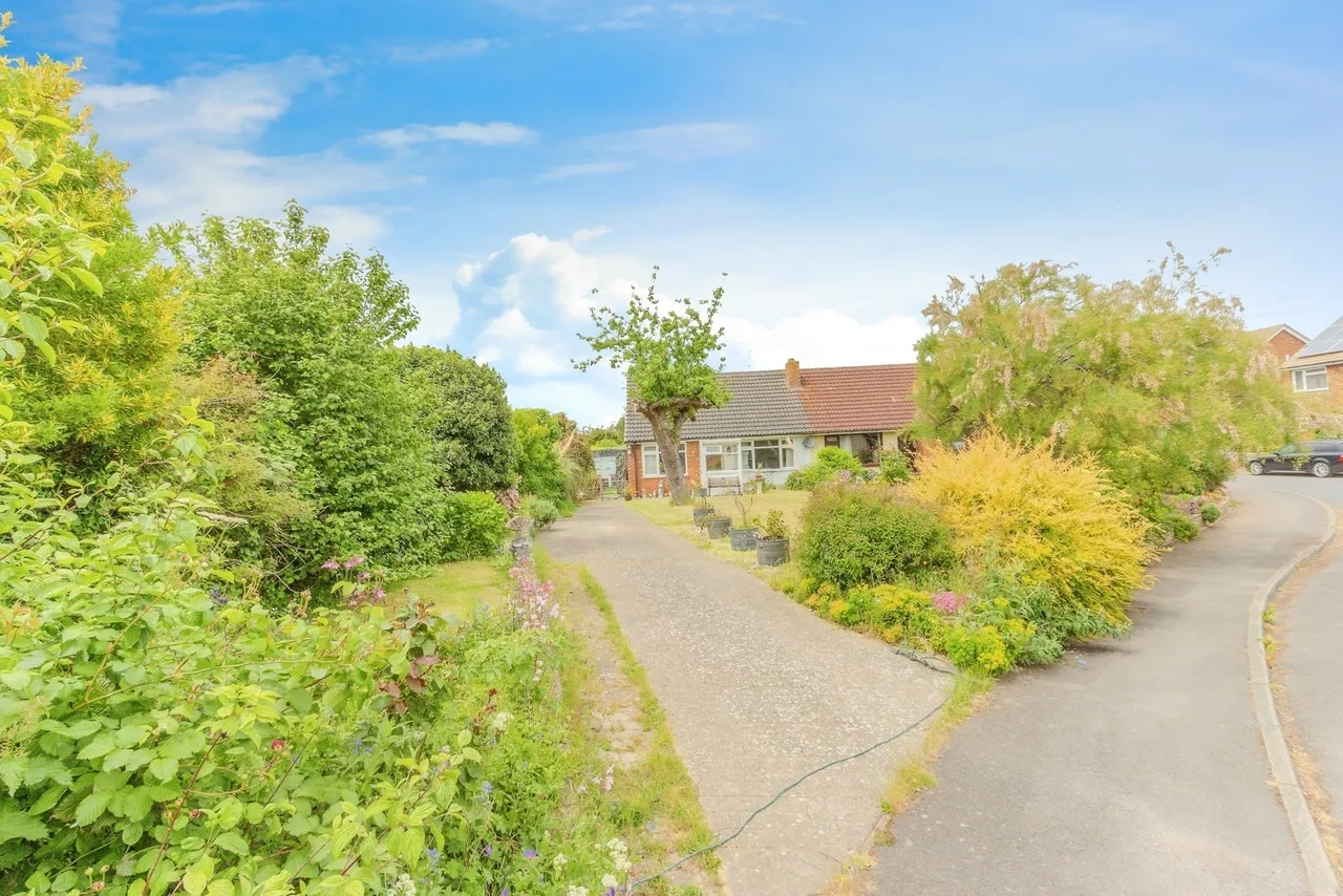 Frognal Gardens, Teynham, Sittingbourne, Kent, ME9, photo 11