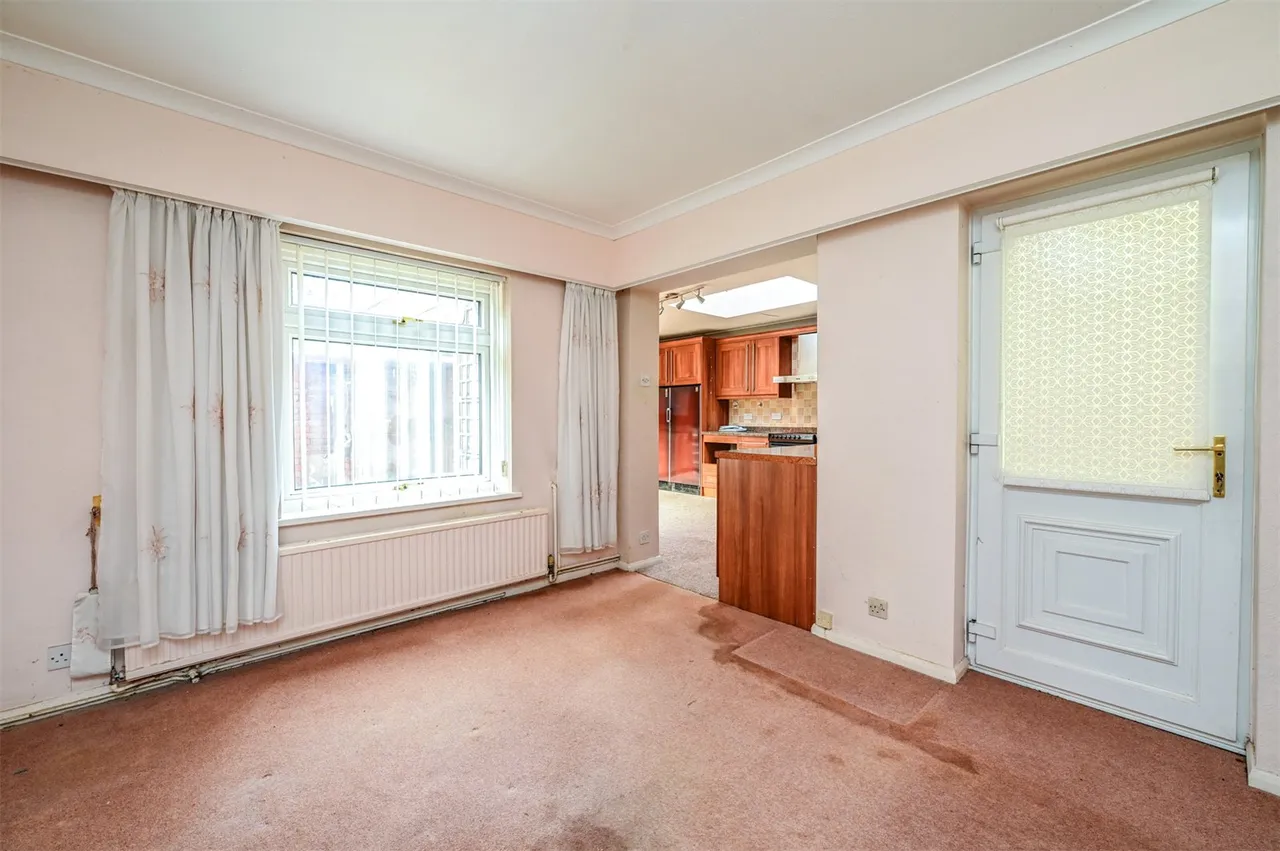 Lucas Close, Yateley, Hampshire, GU46 6JD, photo 9