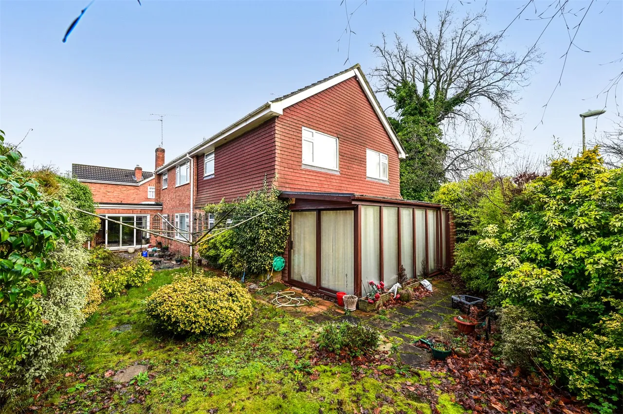 Lucas Close, Yateley, Hampshire, GU46 6JD, photo 6