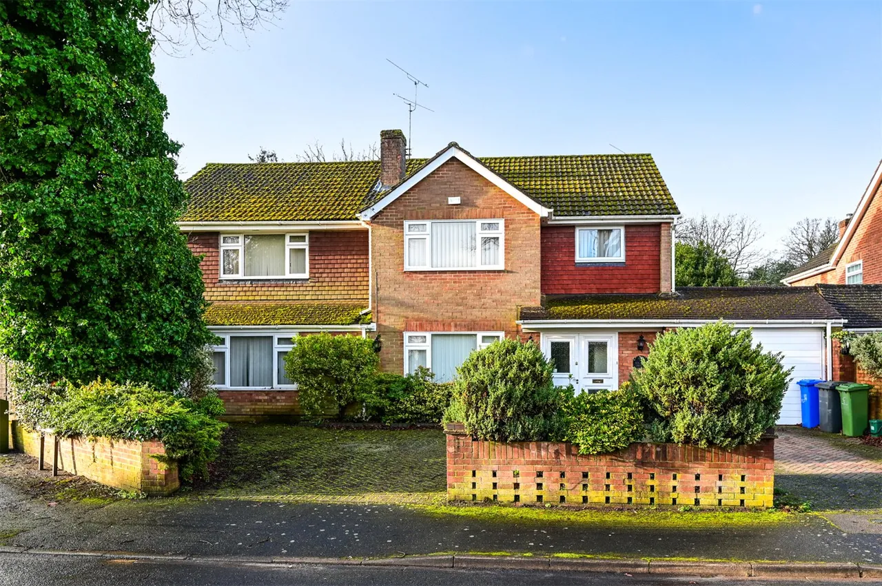 Lucas Close, Yateley, Hampshire, GU46 6JD, photo 14