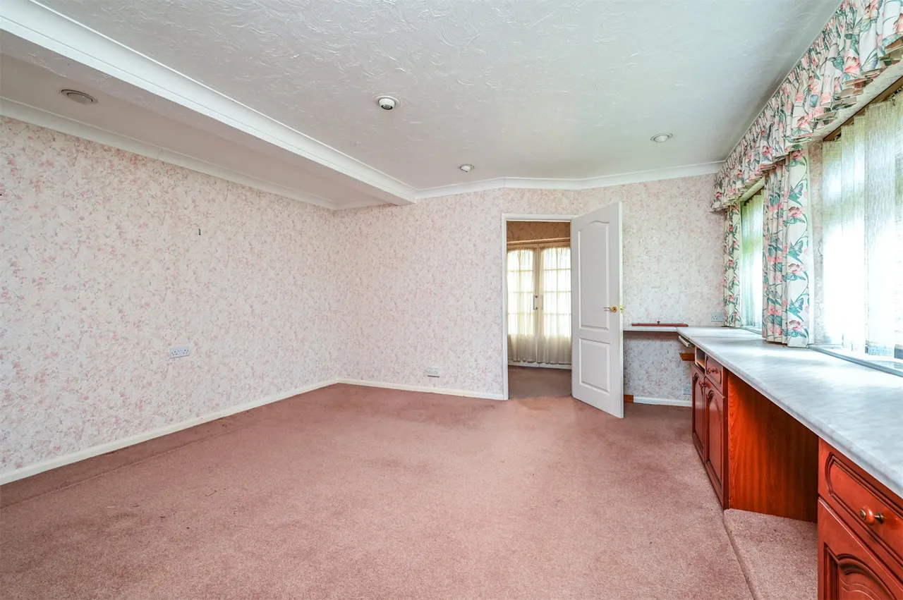 Lucas Close, Yateley, Hampshire, GU46 6JD, photo 13