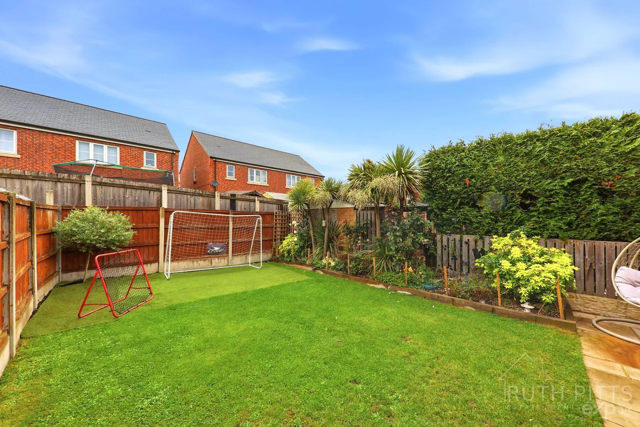 Carr Lane, South Kirkby, WF9, photo 17